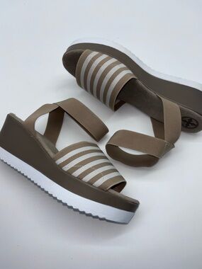 CHARLESTON SHOE CO. Stripe Palm Wedge Sandal Tan/Cream Platform Sandal